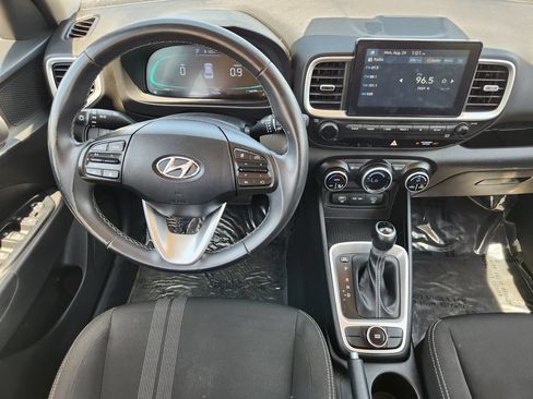 Used 2024 Hyundai Venue SEL FWD image 29