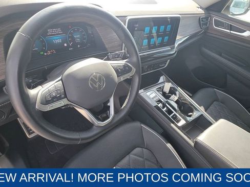 Used 2025 Volkswagen Atlas SEL Premium R-Line image 12