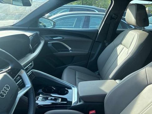 Used 2025 Audi Q5 Premium w/ Convenience Package AWD/4WD image 4