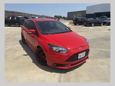 Used 2013 Ford Focus ST FWD image 1