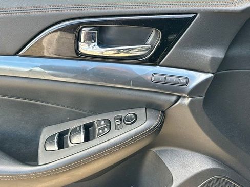 Used 2023 Nissan Maxima SR w/ Sport Mat Group image 7