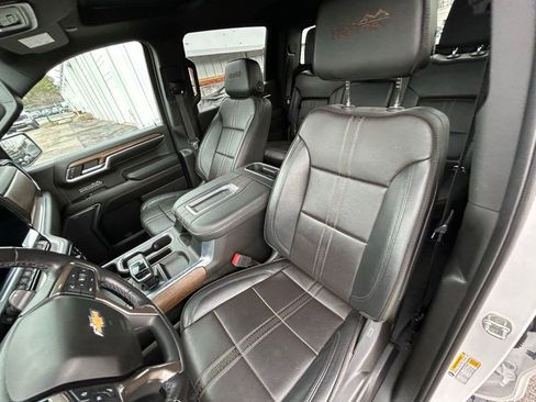 Used 2022 Chevrolet Silverado 1500 High Country w/ High Country Premium Package image 29