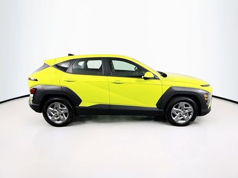 Certified 2024 Hyundai Kona SE image 9