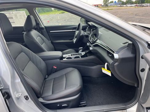New 2025 Nissan Altima 2.5 SR w/ SR Premium Package image 15