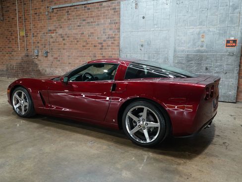 Used 2007 Chevrolet Corvette Coupe w/ Preferred Equipment Group image 11