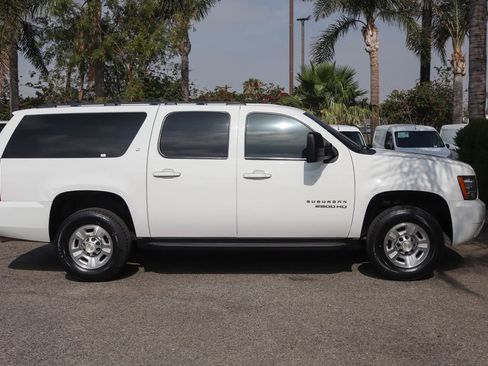 Used 2013 Chevrolet Suburban 2500 LT AWD/4WD image 10