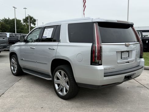 Used 2016 Cadillac Escalade Luxury RWD image 7
