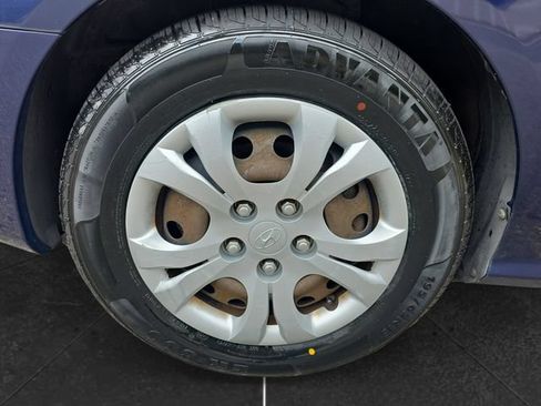 Used 2010 Hyundai Elantra GLS FWD image 9