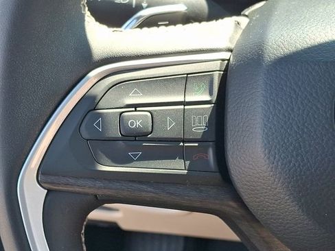 Used 2023 Jeep Grand Cherokee L Limited w/ Luxury Tech Group II image 23