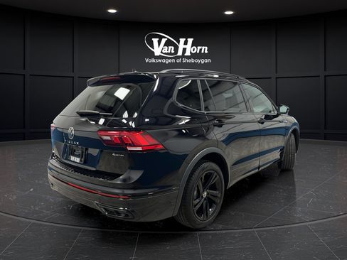 Used 2024 Volkswagen Tiguan SE R-Line AWD/4WD image 7