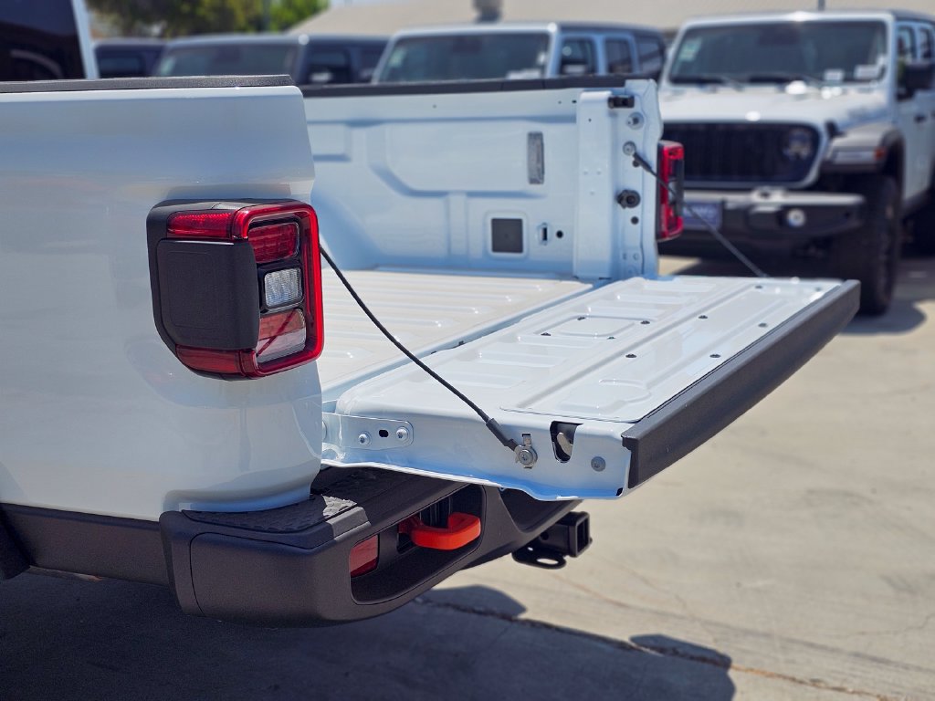 New 2026 Jeep Gladiator Mojave AWD/4WD image 9