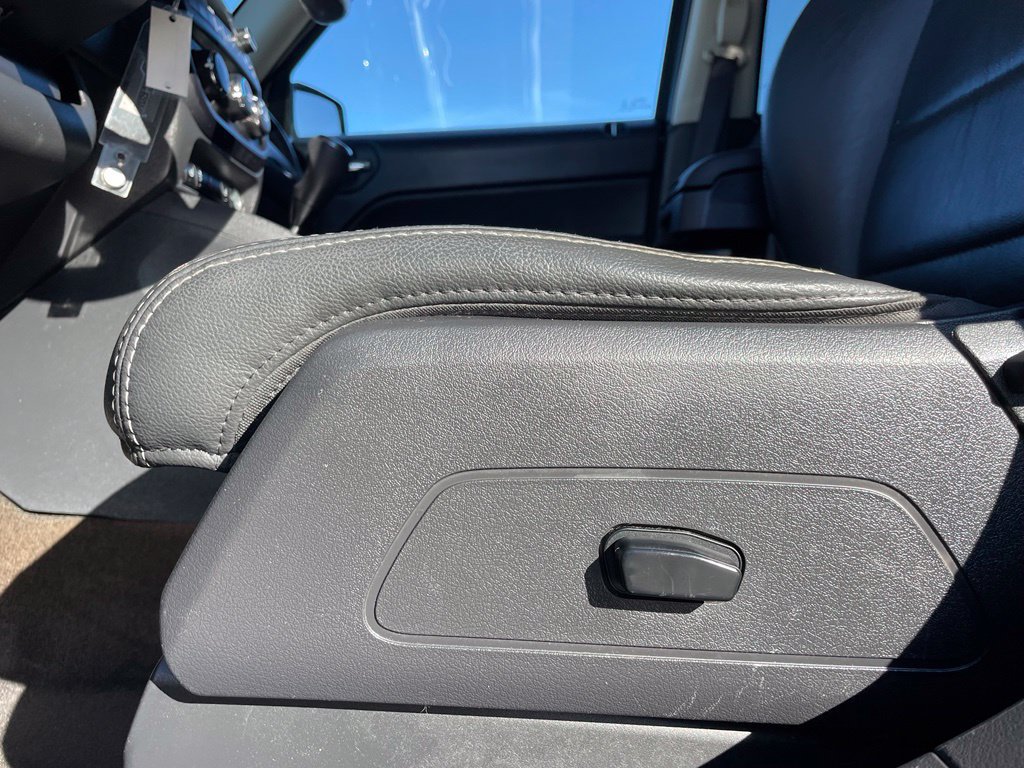 Used 2015 Jeep Patriot High Altitude FWD image 23
