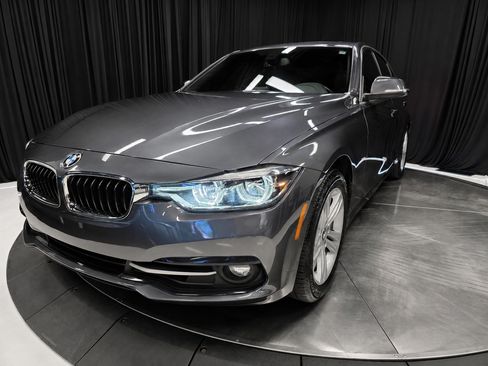 Used 2018 BMW 330i Sedan w/ Convenience Package RWD image 19