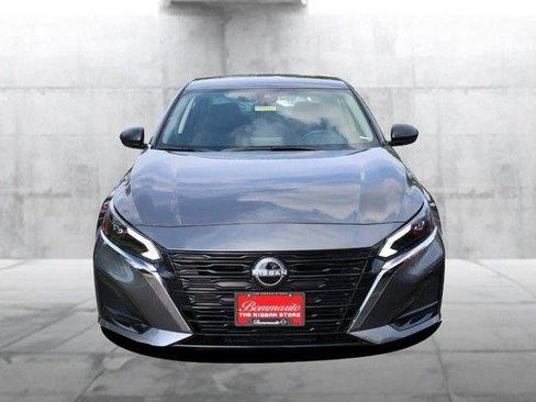 Used 2025 Nissan Altima 2.5 SV FWD image 4