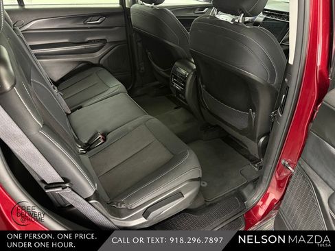 Used 2023 Jeep Grand Cherokee L Laredo image 37