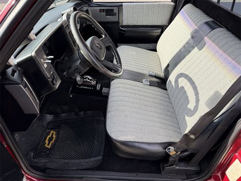 Used 1992 Chevrolet S10 Pickup image 13