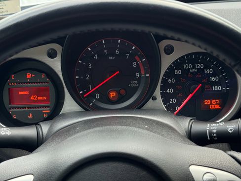 Used 2020 Nissan 370Z Coupe image 18