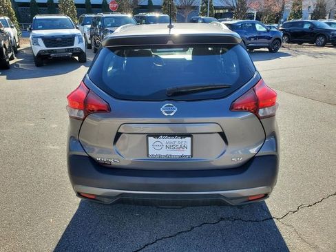 Used 2019 Nissan Kicks SR image 4