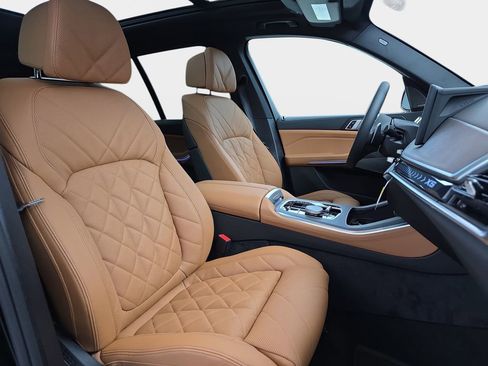New 2026 BMW X5 xDrive50e w/ M Sport Package image 9