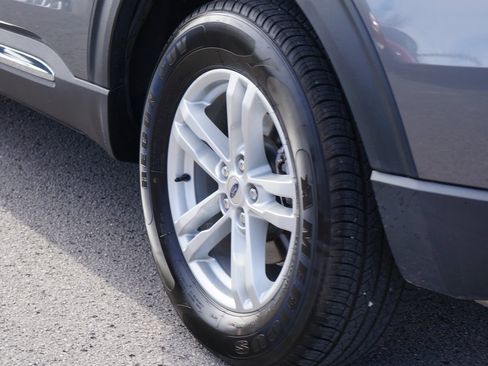 Used 2022 Ford Explorer XLT w/ Class IV Trailer Tow Package image 9