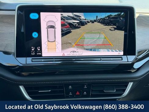 Used 2024 Volkswagen Atlas SE AWD/4WD image 40