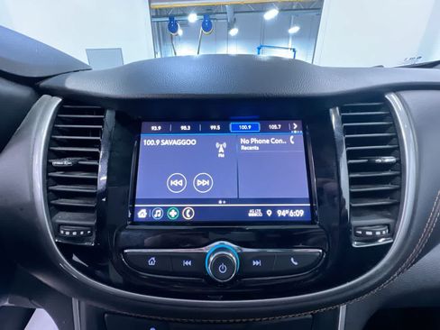 Used 2021 Chevrolet Trax LT FWD image 24
