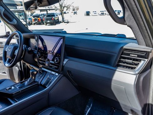 Used 2025 Lexus GX 550 w/ Accessory Package (Z1) image 20