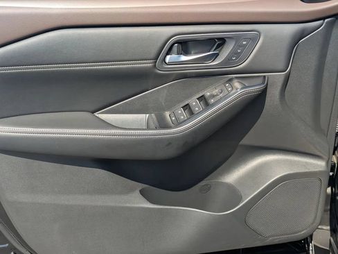 Certified 2023 Nissan Rogue SL w/ SL Premium Package FWD image 10