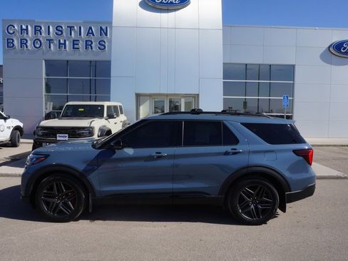 Used 2025 Ford Explorer ST AWD/4WD image 1