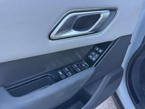 Used 2025 Land Rover Range Rover Velar Dynamic SE AWD/4WD image 22