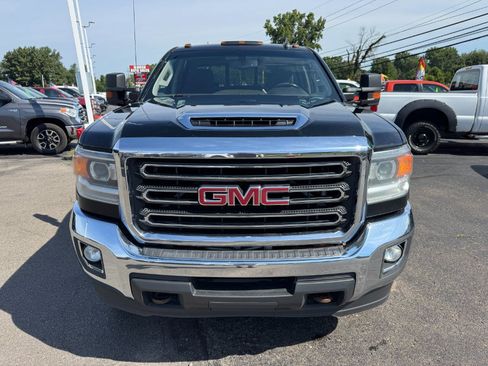 Used 2017 GMC Sierra 2500 SLE w/ SLE Preferred Package AWD/4WD image 8