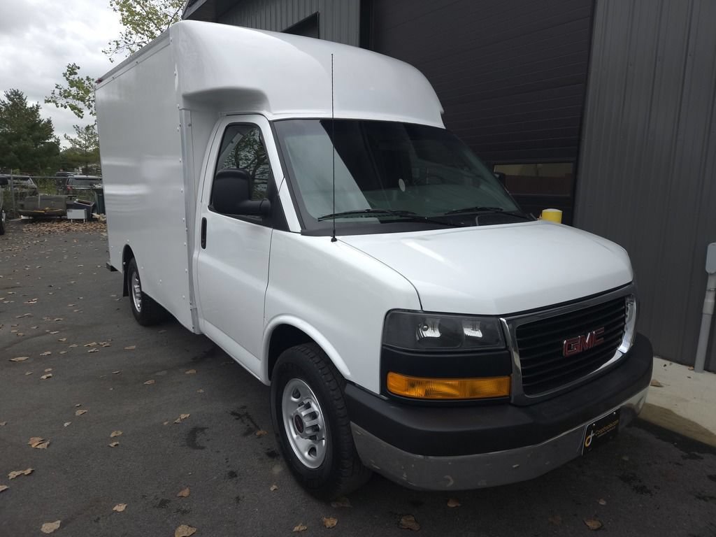 Used 2017 GMC Savana 3500 RWD image 5