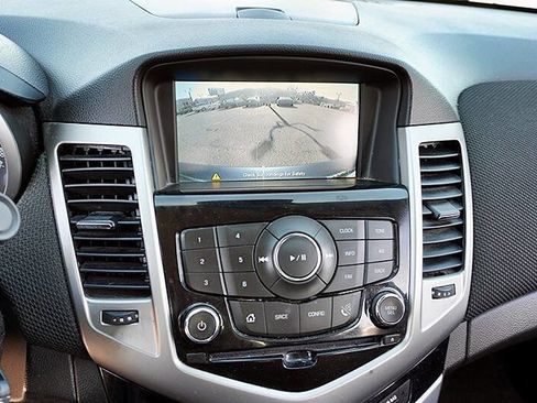 Used 2014 Chevrolet Cruze LT image 25