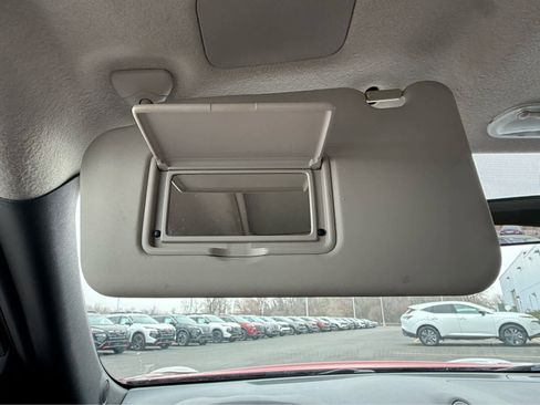 Used 2013 Nissan Juke SV image 29