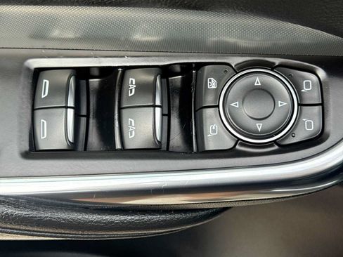 Used 2019 Cadillac XT4 Premium Luxury w/ Cold Weather Package FWD image 17