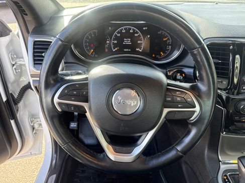 Used 2022 Jeep Grand Cherokee Limited image 13