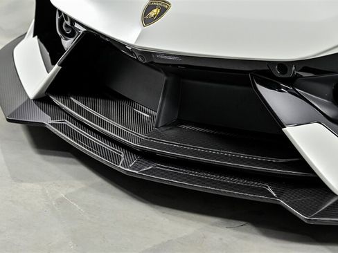 Used 2024 Lamborghini Revuelto AWD/4WD image 17