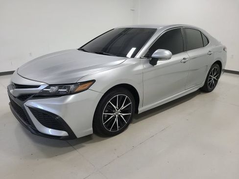 Used 2023 Toyota Camry SE FWD image 8
