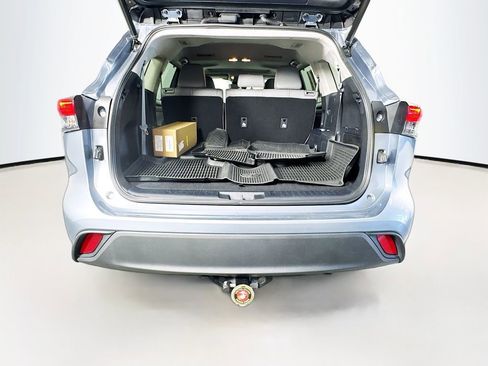 Used 2021 Toyota Highlander XLE image 22