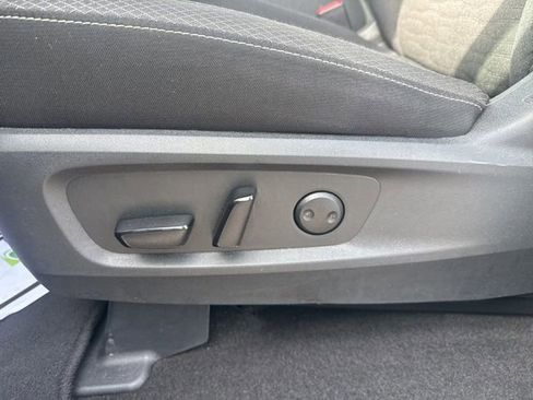 Used 2025 Nissan Pathfinder SV FWD image 13