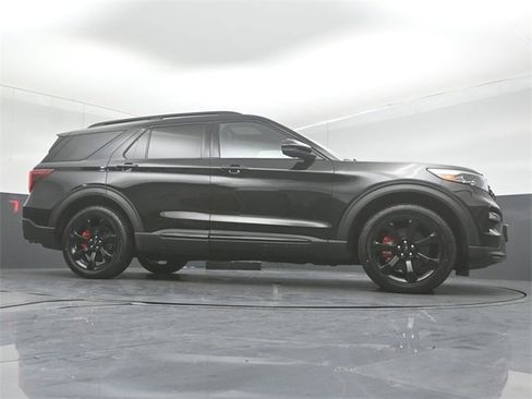 Certified 2021 Ford Explorer ST w/ ST Street Pack image 36