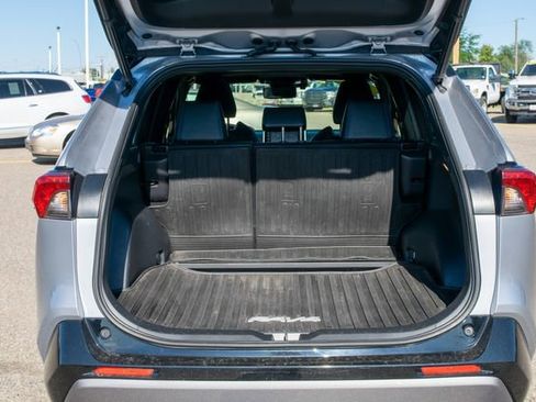 Used 2019 Toyota RAV4 XSE image 10