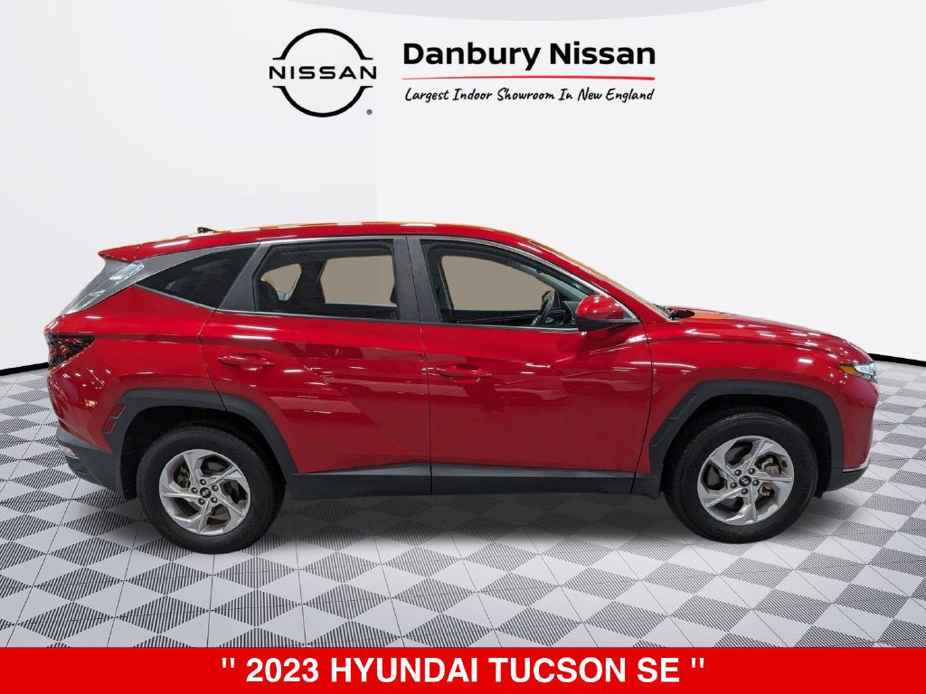 Used 2023 Hyundai Tucson SE AWD/4WD image 2