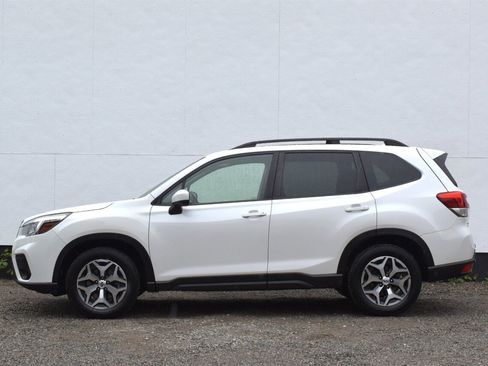 Used 2020 Subaru Forester Premium AWD/4WD image 9