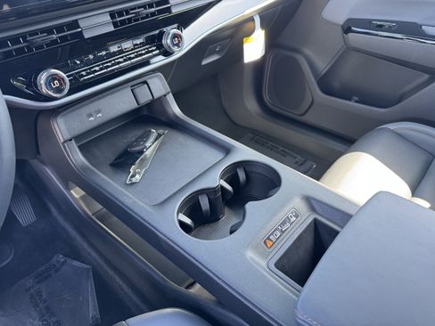 Used 2025 Honda Prologue Touring image 29
