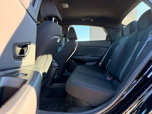 Used 2025 Hyundai Elantra SEL image 22