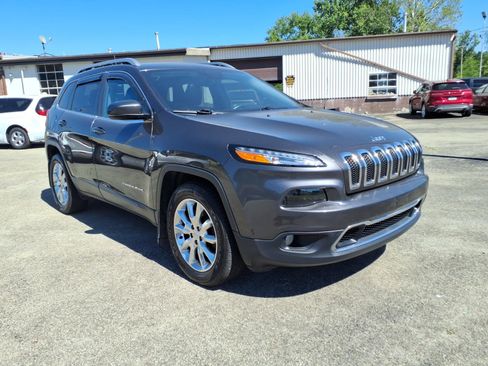 Used 2017 Jeep Cherokee Limited AWD/4WD image 1