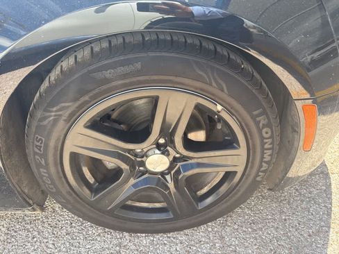 Used 2022 Chevrolet Camaro LT RWD image 7