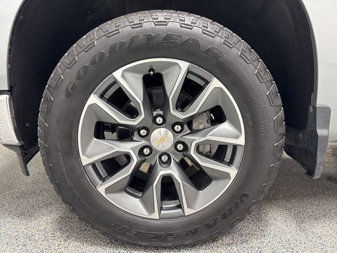 Used 2023 Chevrolet Silverado 1500 LT image 37