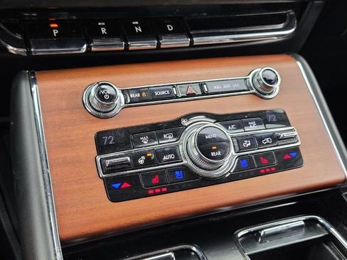 Used 2020 Lincoln Aviator Reserve w/ Elements Package Plus AWD/4WD image 23